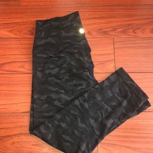 Worn lulu lemon align crops